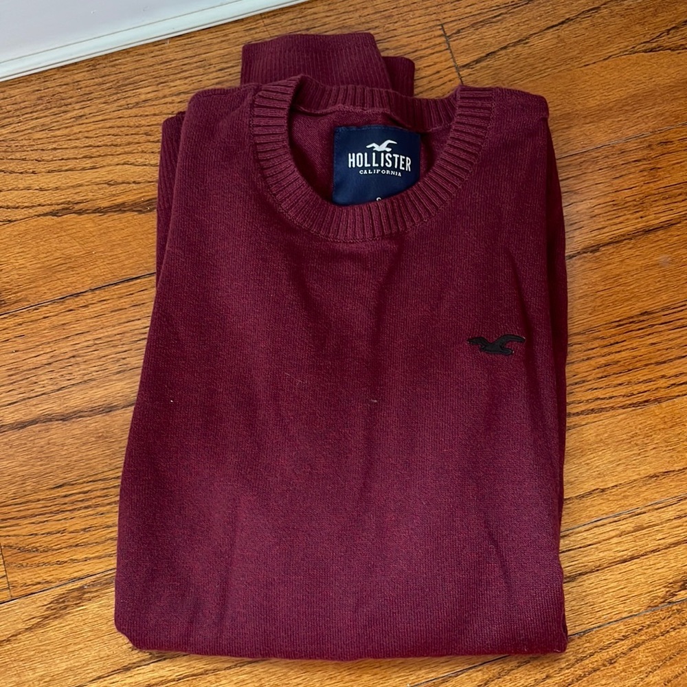 Hollister light sweater size small
